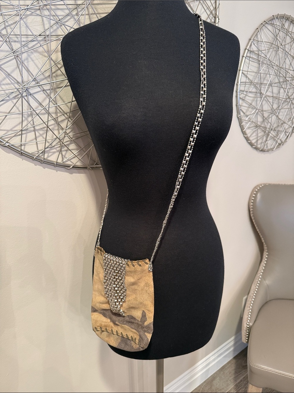 Designer-Inspired Camo Canvas Crossbody Bag with Chain Accent